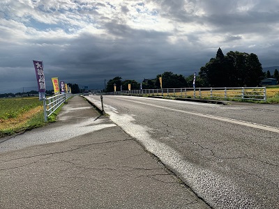 富山桜樹の杜道沿い旗　0919